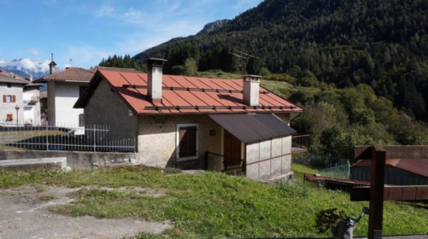 casa indipendente in vendita a Sella Giudicarie in zona Breguzzo