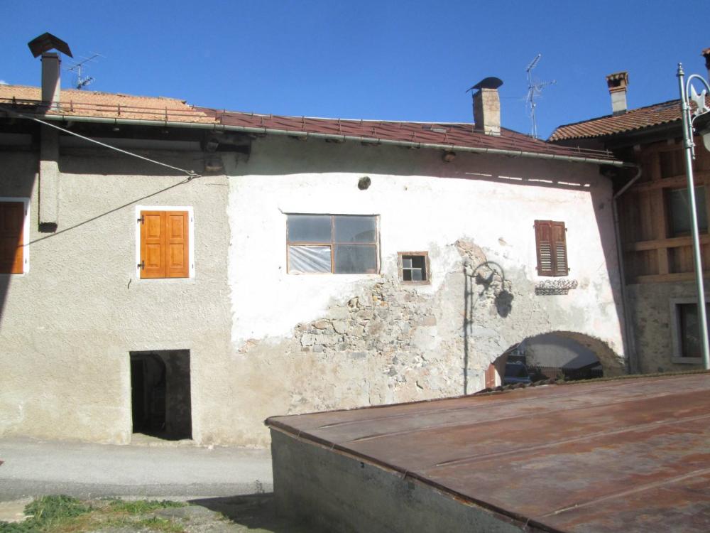 appartamento in vendita a Sella Giudicarie in zona Roncone