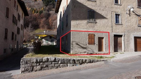 appartamento in vendita a Sella Giudicarie in zona Roncone
