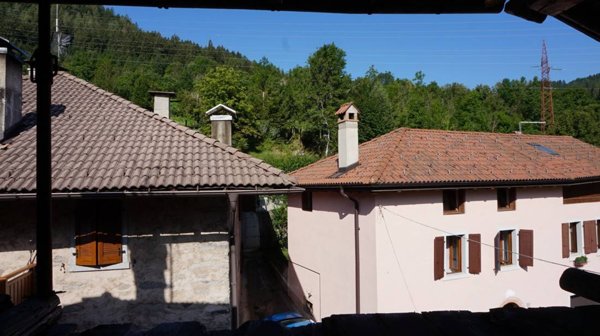 casa indipendente in vendita a Sella Giudicarie in zona Bondo