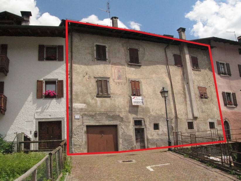 casa semindipendente in vendita a Sella Giudicarie in zona Breguzzo