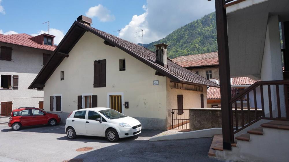 casa indipendente in vendita a Sella Giudicarie in zona Breguzzo