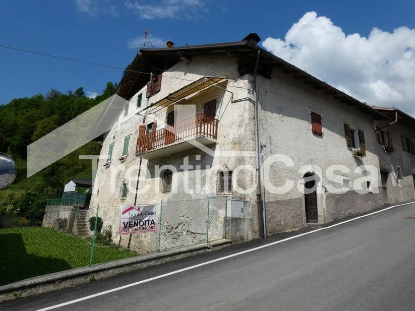 casa indipendente in vendita a Sella Giudicarie in zona Roncone