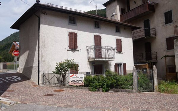 casa indipendente in vendita a Sella Giudicarie in zona Bondo