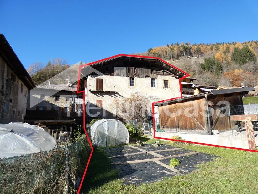 casa indipendente in vendita a Sella Giudicarie in zona Roncone