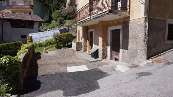 casa indipendente in vendita a Sella Giudicarie in zona Bondo