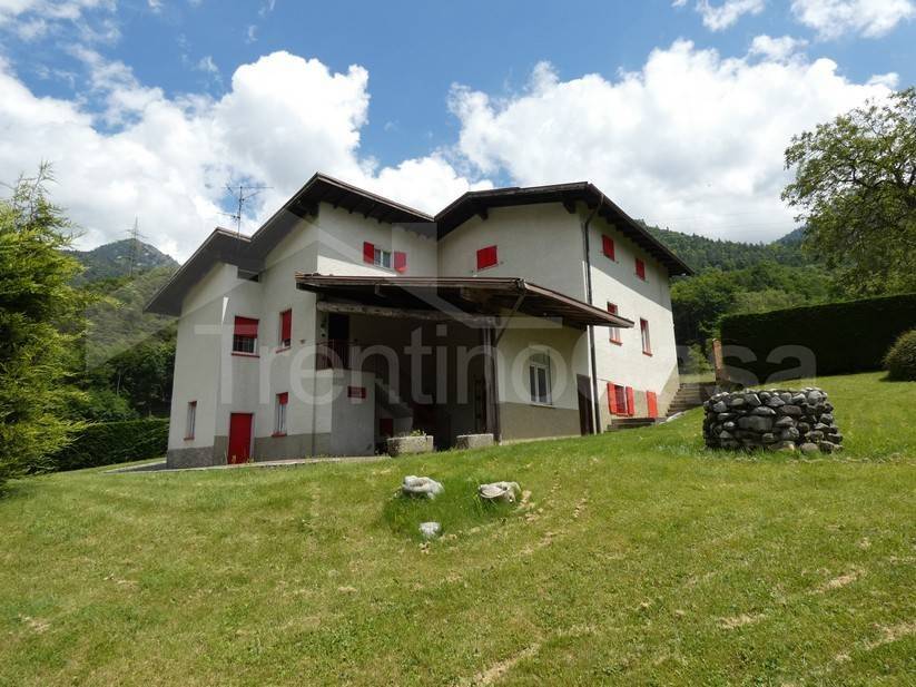 casa indipendente in vendita a Sella Giudicarie in zona Lardaro