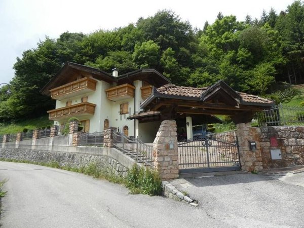 casa indipendente in vendita a Sella Giudicarie in zona Bondo