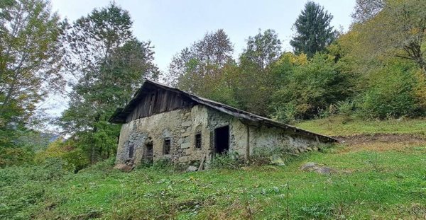 casa indipendente in vendita a Sella Giudicarie in zona Roncone