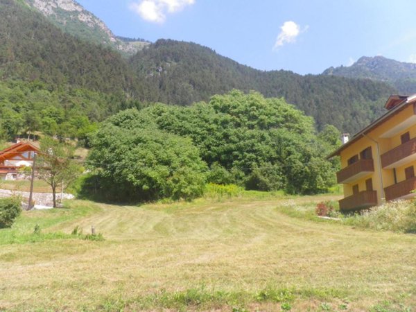 terreno edificabile in vendita a Tre Ville in zona Ragoli