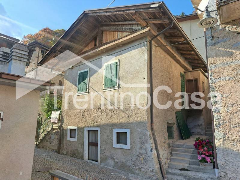 casa indipendente in vendita a Tre Ville in zona Montagne