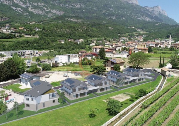 casa indipendente in vendita a Vallelaghi in zona Vezzano
