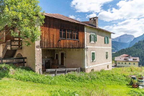 casa indipendente in vendita a San Giovanni di Fassa