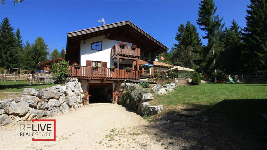 casa indipendente in vendita a Borgo d'Anaunia in zona Fondo