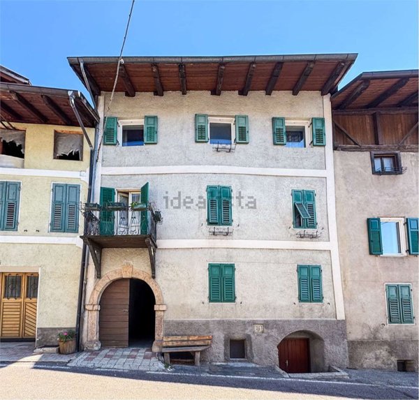 appartamento in vendita a Borgo d'Anaunia in zona Fondo