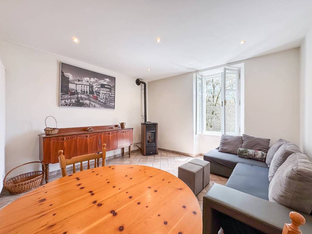 appartamento in vendita a Borgo d'Anaunia in zona Fondo