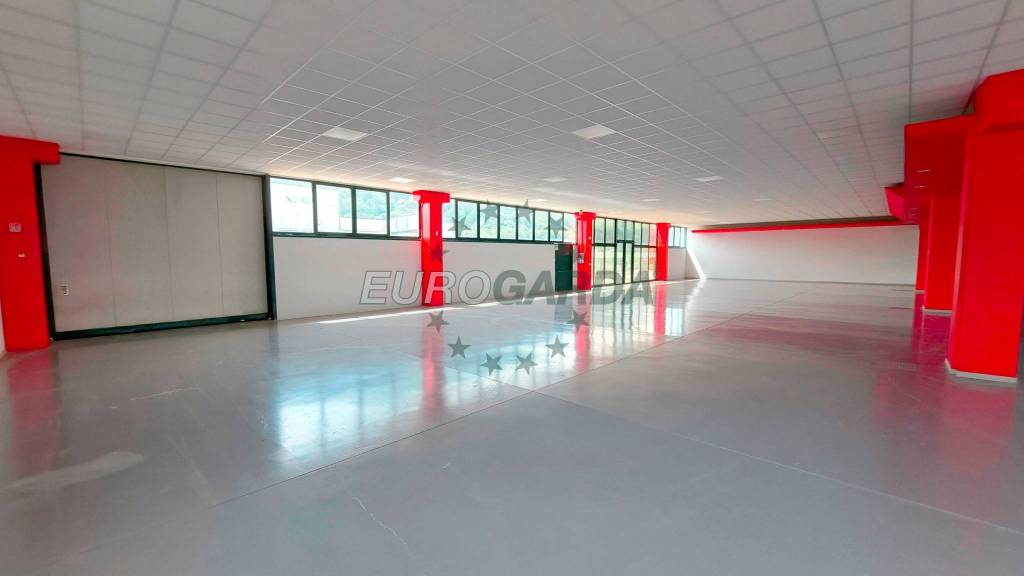 locale commerciale in vendita ad Affi