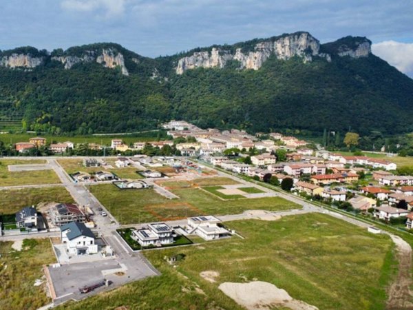 terreno edificabile in vendita ad Affi