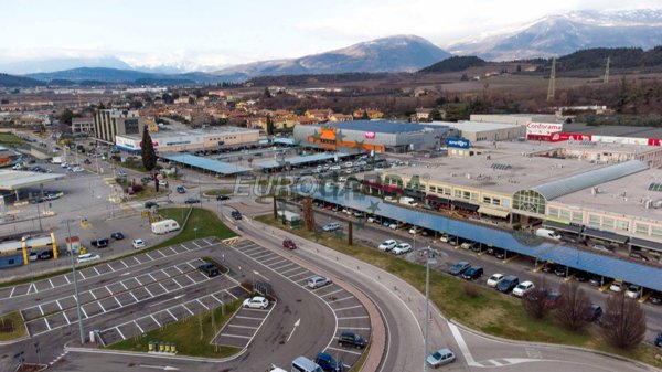 locale di sgombero in vendita ad Affi