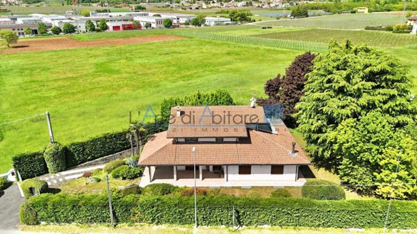 casa indipendente in vendita ad Affi
