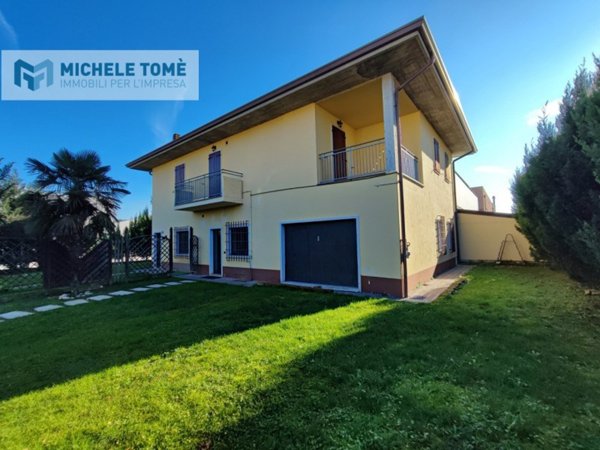 locale commerciale in vendita ad Affi