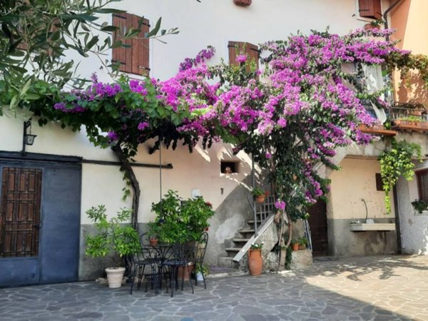 appartamento in vendita ad Affi in zona Incaffi