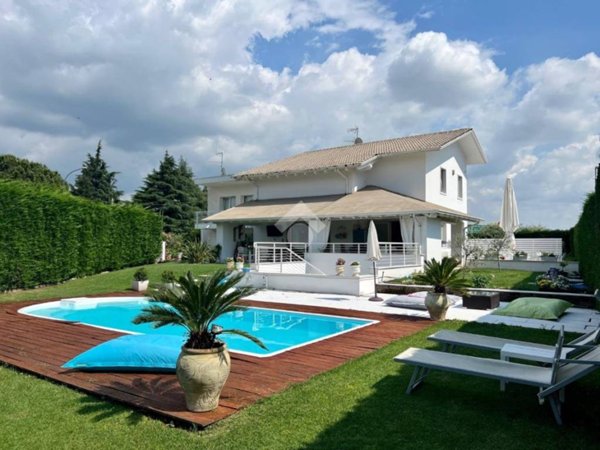 casa indipendente in vendita ad Affi