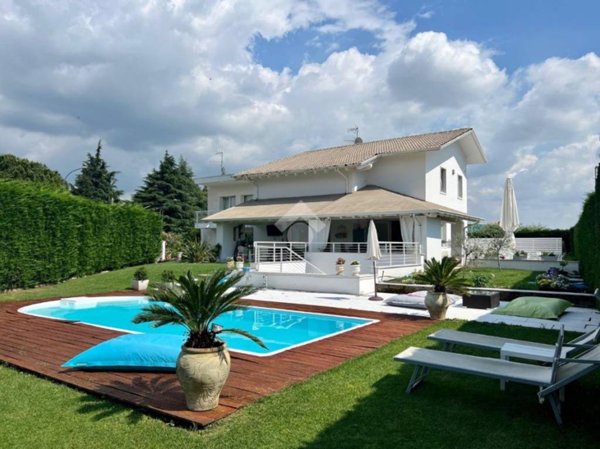 casa indipendente in vendita ad Affi