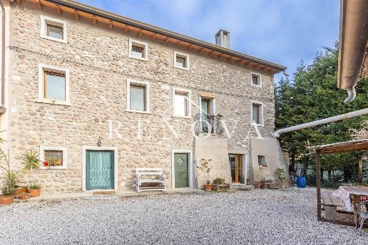 casa indipendente in vendita ad Affi