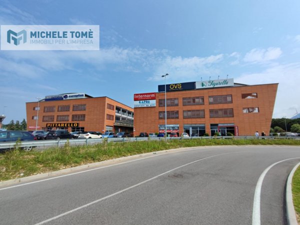 ufficio in vendita ad Affi