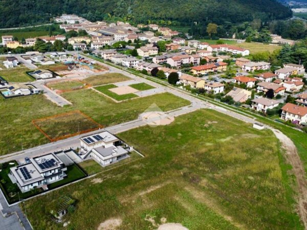 terreno agricolo in vendita ad Affi