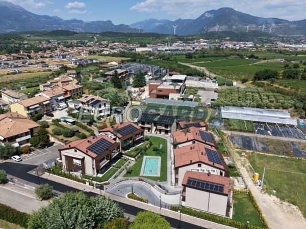 appartamento in vendita ad Affi in zona Caorsa