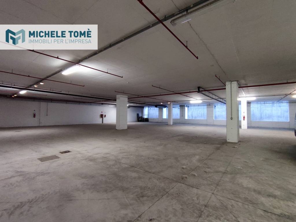 locale commerciale in vendita ad Affi