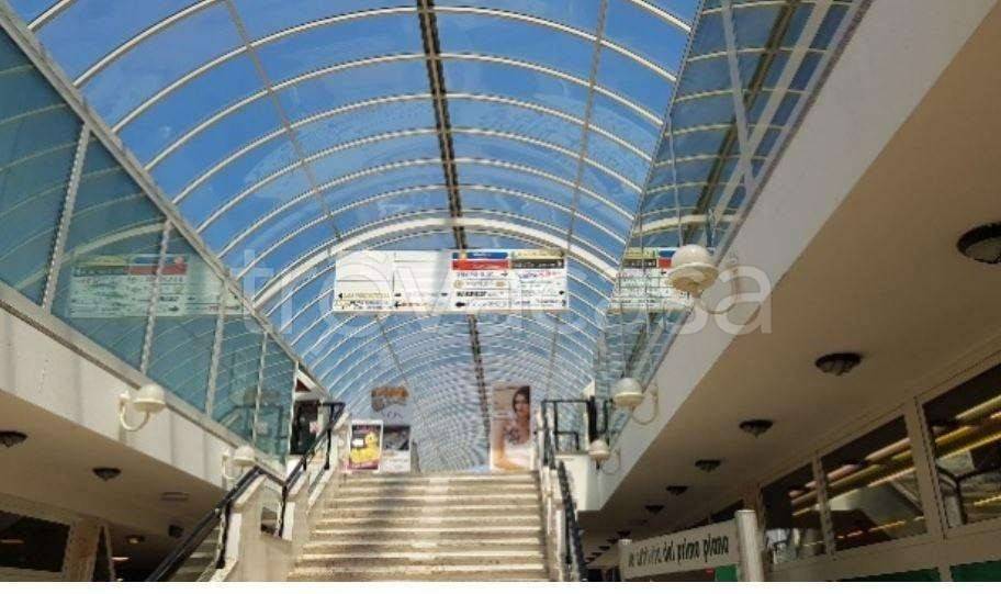 negozio in vendita ad Affi