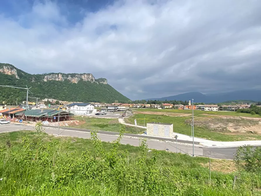 bifamiliare in vendita ad Affi