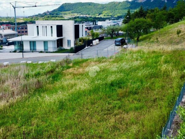 terreno edificabile in vendita ad Affi