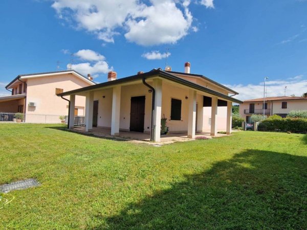 casa indipendente in vendita ad Affi