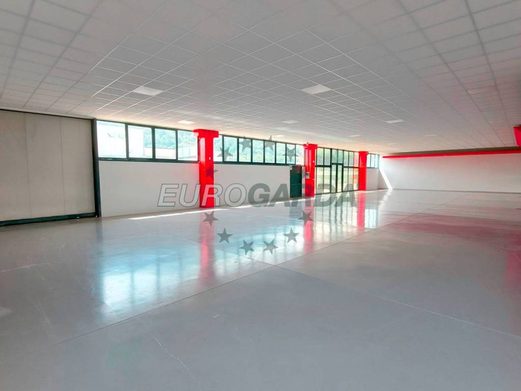 locale commerciale in vendita ad Affi