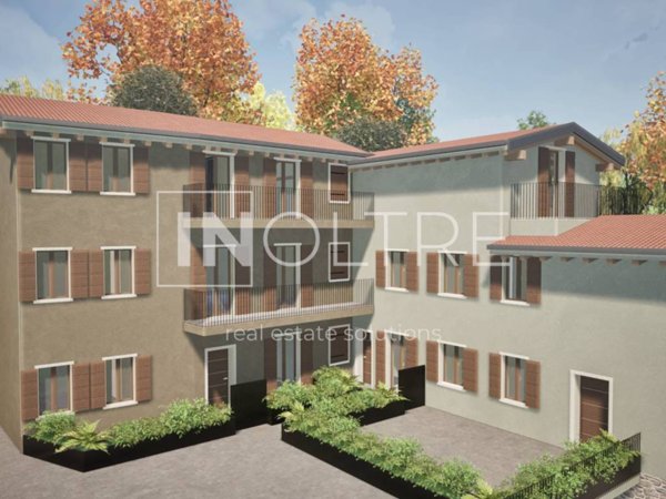 casa indipendente in vendita ad Affi in zona Incaffi