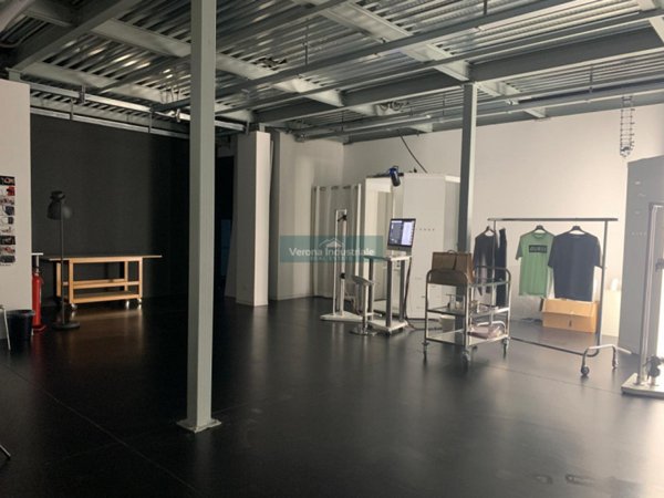 capannone in vendita ad Affi