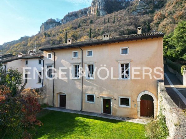 casa indipendente in vendita ad Affi