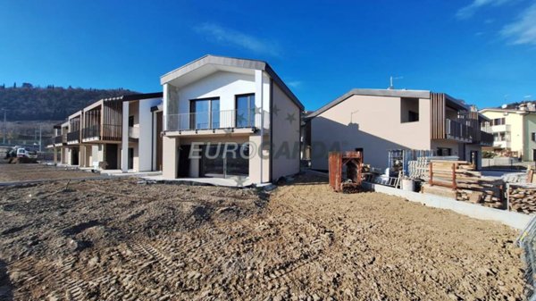 casa indipendente in vendita ad Affi