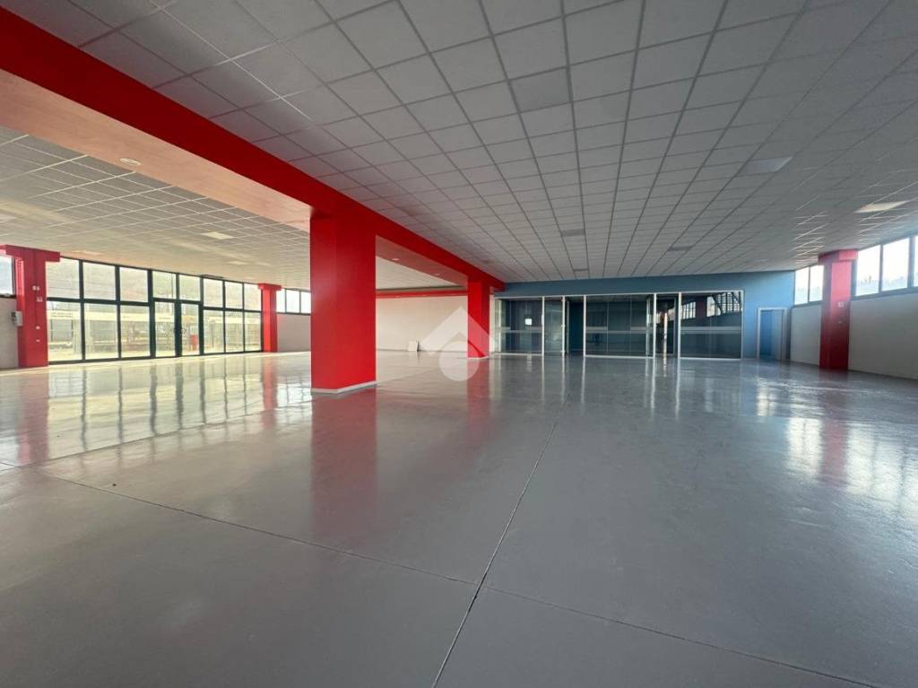locale commerciale in vendita ad Affi