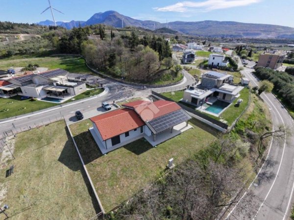 casa indipendente in vendita ad Affi