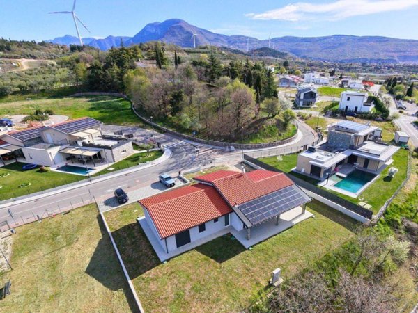 casa indipendente in vendita ad Affi