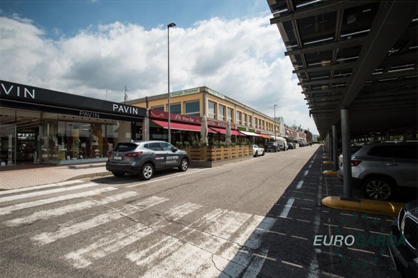 locale di sgombero in vendita ad Affi