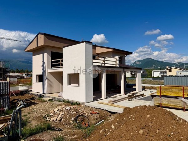 casa indipendente in vendita ad Affi