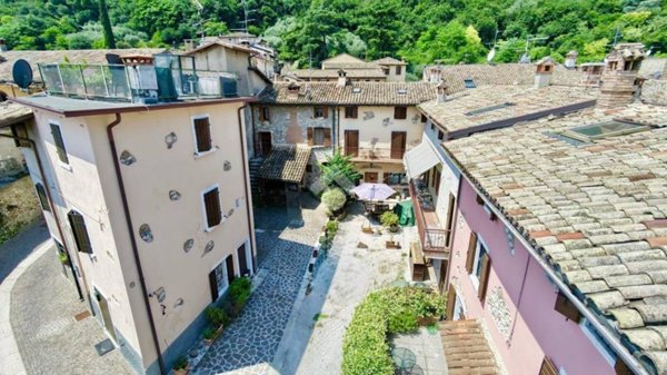 casa indipendente in vendita ad Affi