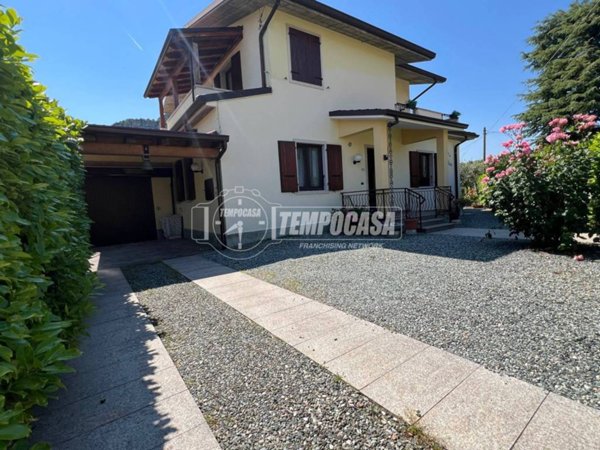 casa indipendente in vendita ad Affi in zona Caorsa