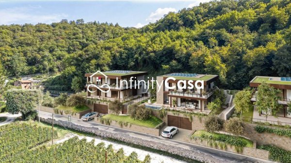 casa indipendente in vendita ad Affi in zona Incaffi